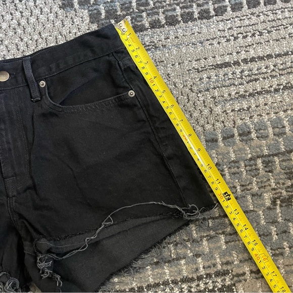 Frame Denim Ladies High Rise Distressed Jean Shorts in Black, Waist Size 27 - Picture 5 of 9